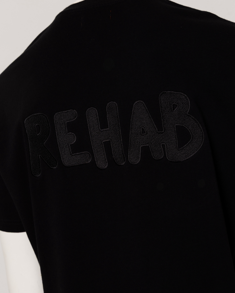 TEE BLACK “REHAB”